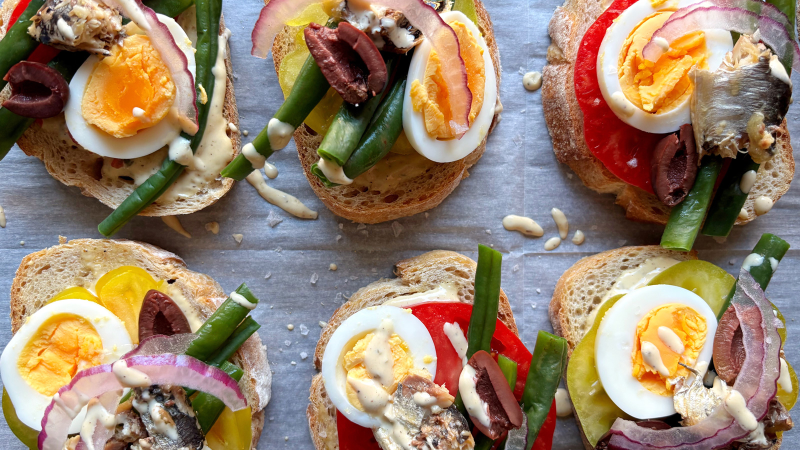 niçoise toasts