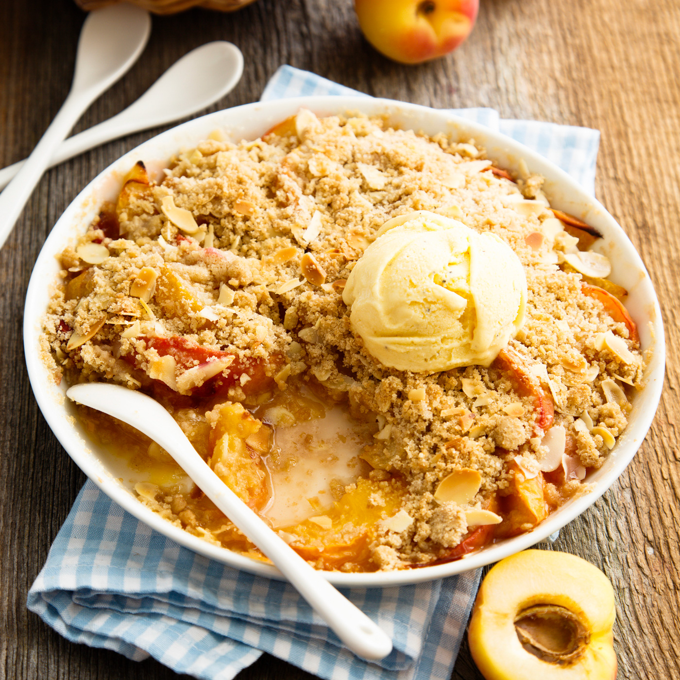 vegan peach crumble