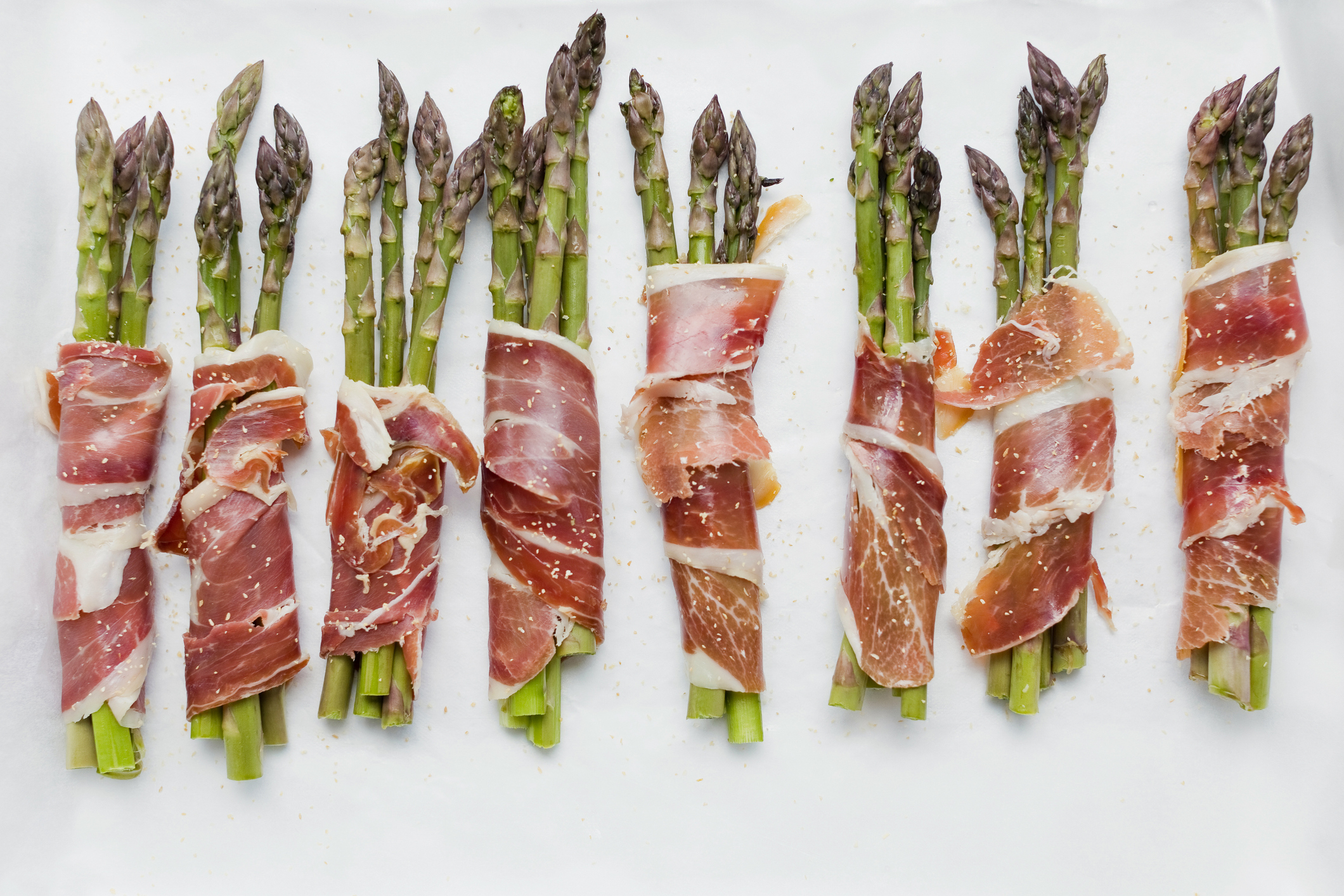 hot honey prosciutto asparagus
