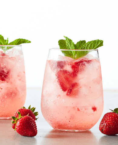 Strawberry Mint Spritzer Beverage