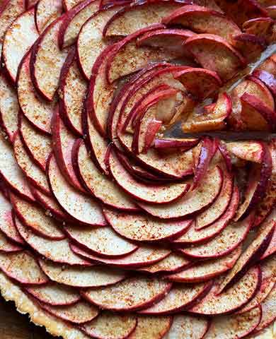 Soluna Apple Rose Tart